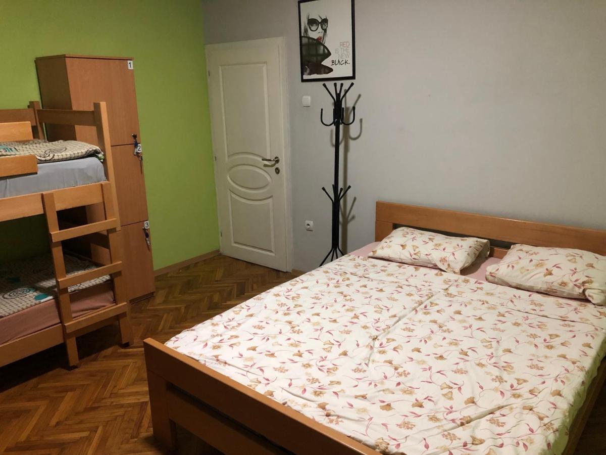 Skopje Downtown Hostel Екстериор снимка
