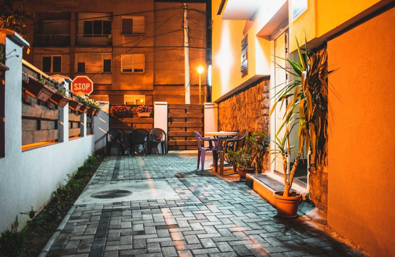 Skopje Downtown Hostel Екстериор снимка
